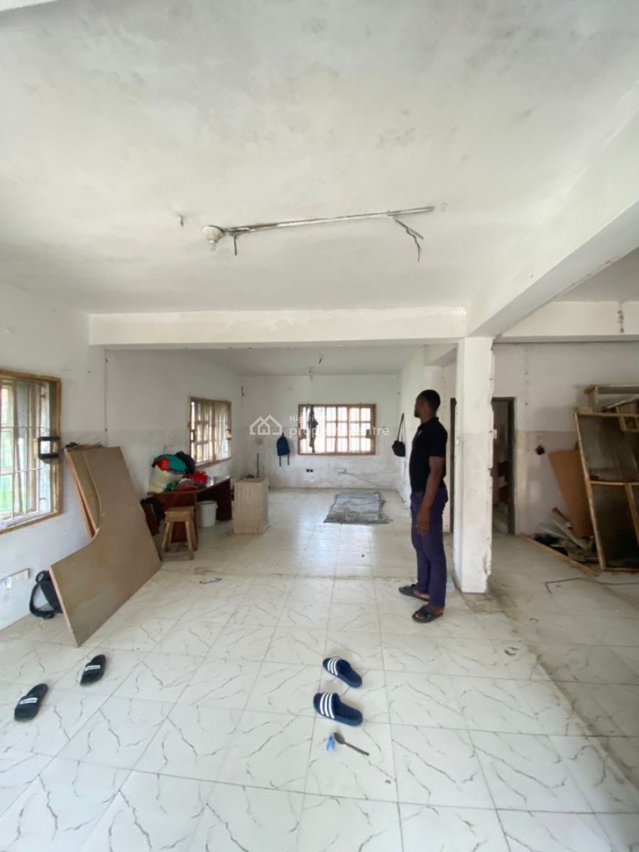120 Square Metre Space Upstairs, Ologolo, Lekki, Lagos, Flat / Apartment for Rent