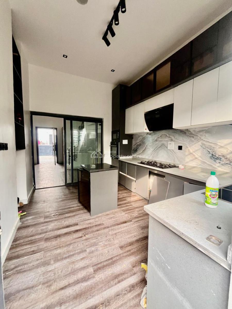 Spacious Well Maintained 4 Bedroom Terrace Duplex in a Secured Estate, Ikota, Lekki, Lagos, Terraced Duplex for Rent