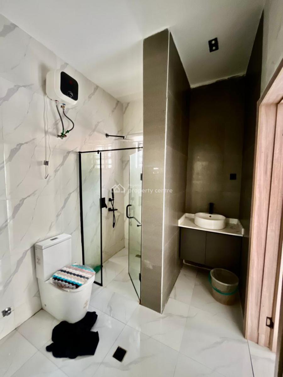 Spacious Well Maintained 4 Bedroom Terrace Duplex in a Secured Estate, Ikota, Lekki, Lagos, Terraced Duplex for Rent