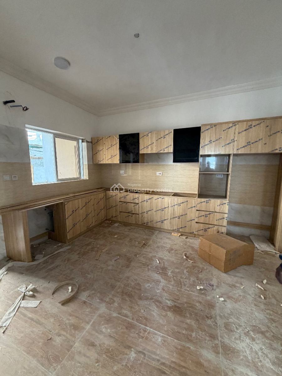 Spacious 4 Bedroom Maisonette Duplex, Lekki Phase 1, Lekki, Lagos, Block of Flats for Sale