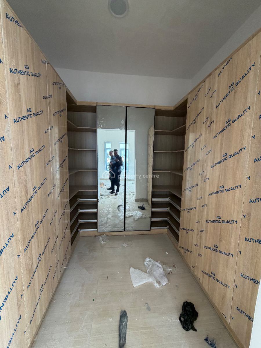 Spacious 4 Bedroom Maisonette Duplex, Lekki Phase 1, Lekki, Lagos, Block of Flats for Sale