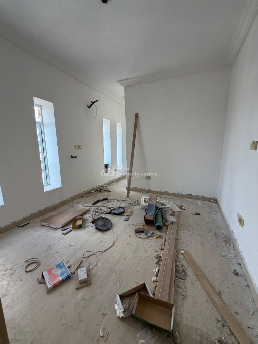 Spacious 4 Bedroom Maisonette Duplex, Lekki Phase 1, Lekki, Lagos, Block of Flats for Sale