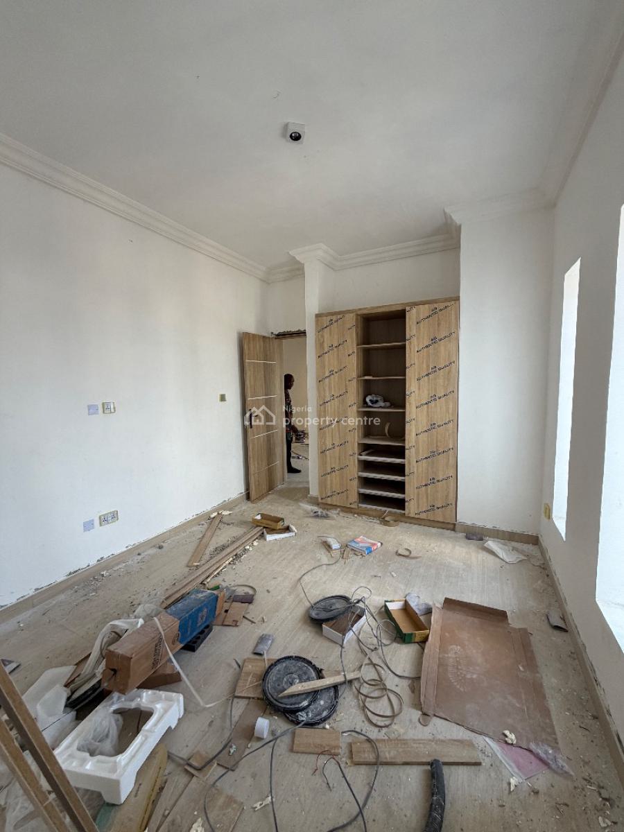 Spacious 4 Bedroom Maisonette Duplex, Lekki Phase 1, Lekki, Lagos, Block of Flats for Sale