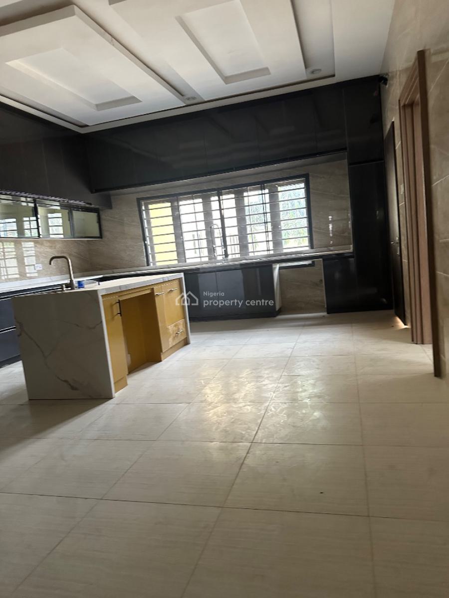 Luxury 6 Bedroom Stand-alone Duplex, Guzape, Guzape District, Abuja, Detached Duplex for Sale