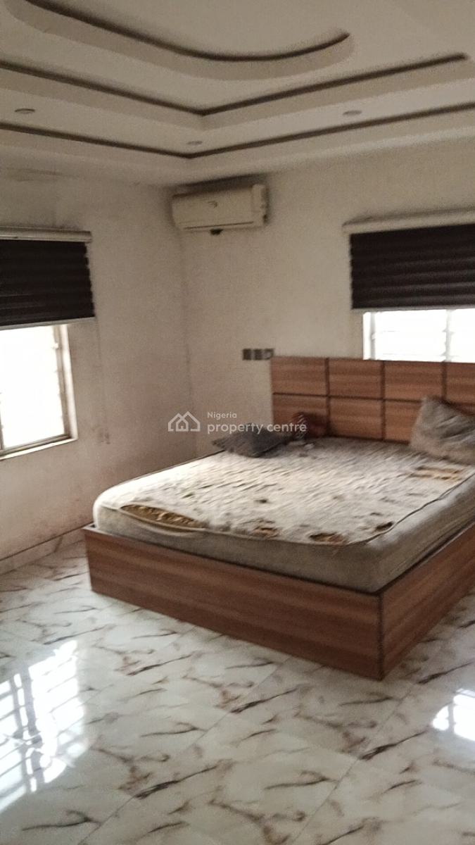 Spacious 4 Bedroom Self Compound Owner Moving Out, Ogombo Roundabout, Ogombo, Ajah, Lagos, Detached Duplex for Rent