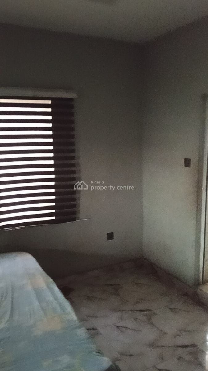 Spacious 4 Bedroom Self Compound Owner Moving Out, Ogombo Roundabout, Ogombo, Ajah, Lagos, Detached Duplex for Rent