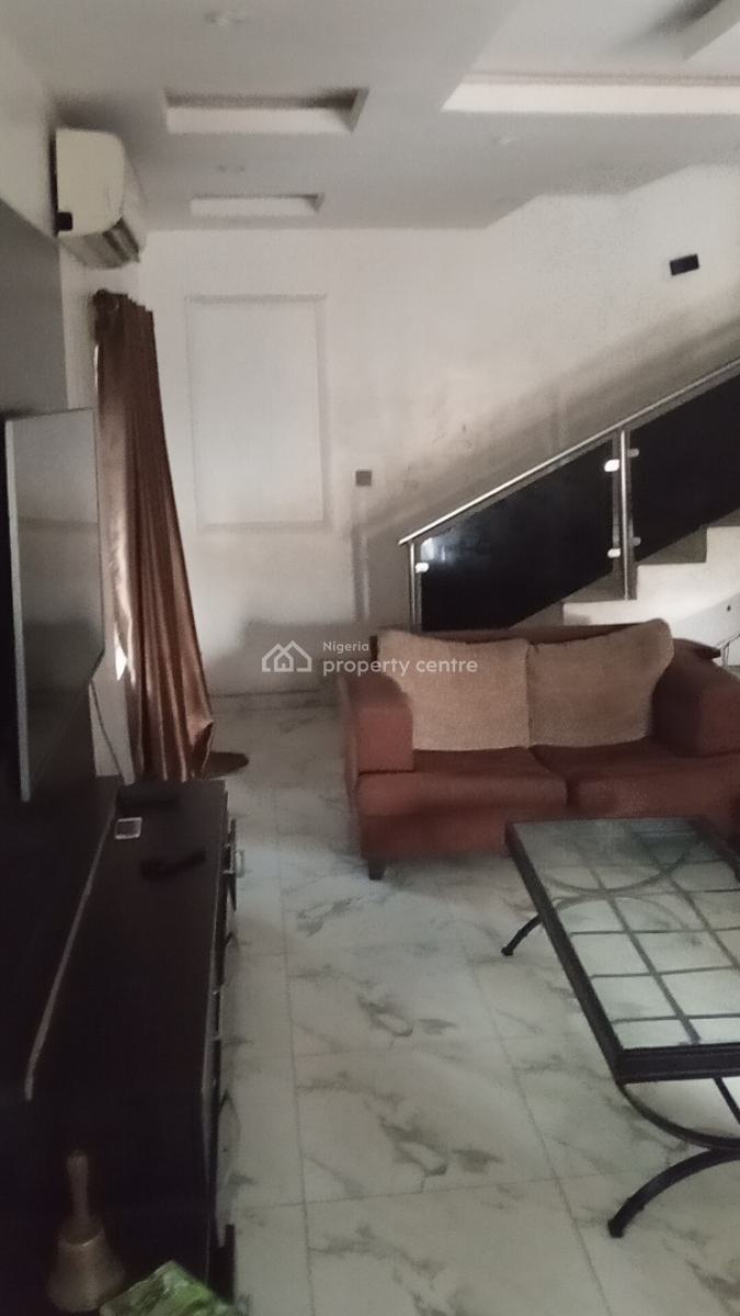 Spacious 4 Bedroom Self Compound Owner Moving Out, Ogombo Roundabout, Ogombo, Ajah, Lagos, Detached Duplex for Rent