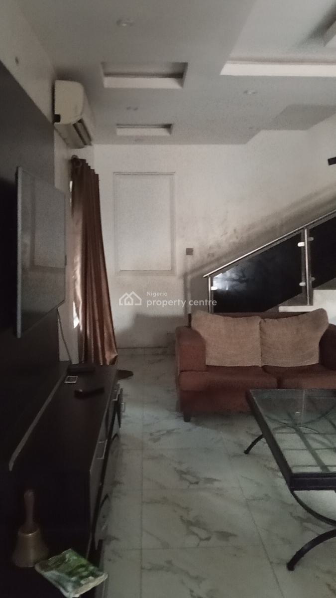 Spacious 4 Bedroom Self Compound Owner Moving Out, Ogombo Roundabout, Ogombo, Ajah, Lagos, Detached Duplex for Rent