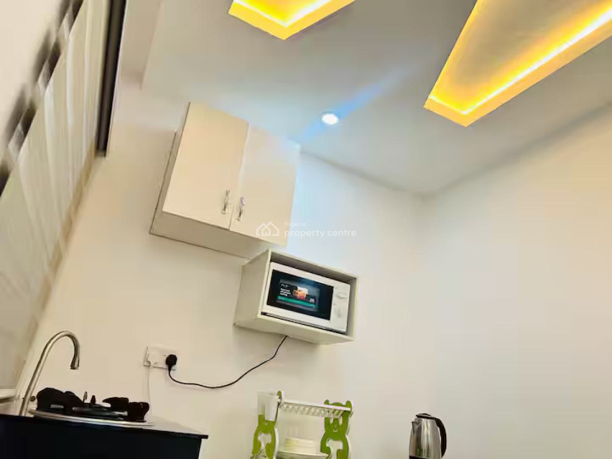 Ngz Lvn Studio(s3), Dele Adedeji Street, Lekki Phase 1, Lekki, Lagos, Flat / Apartment Short Let