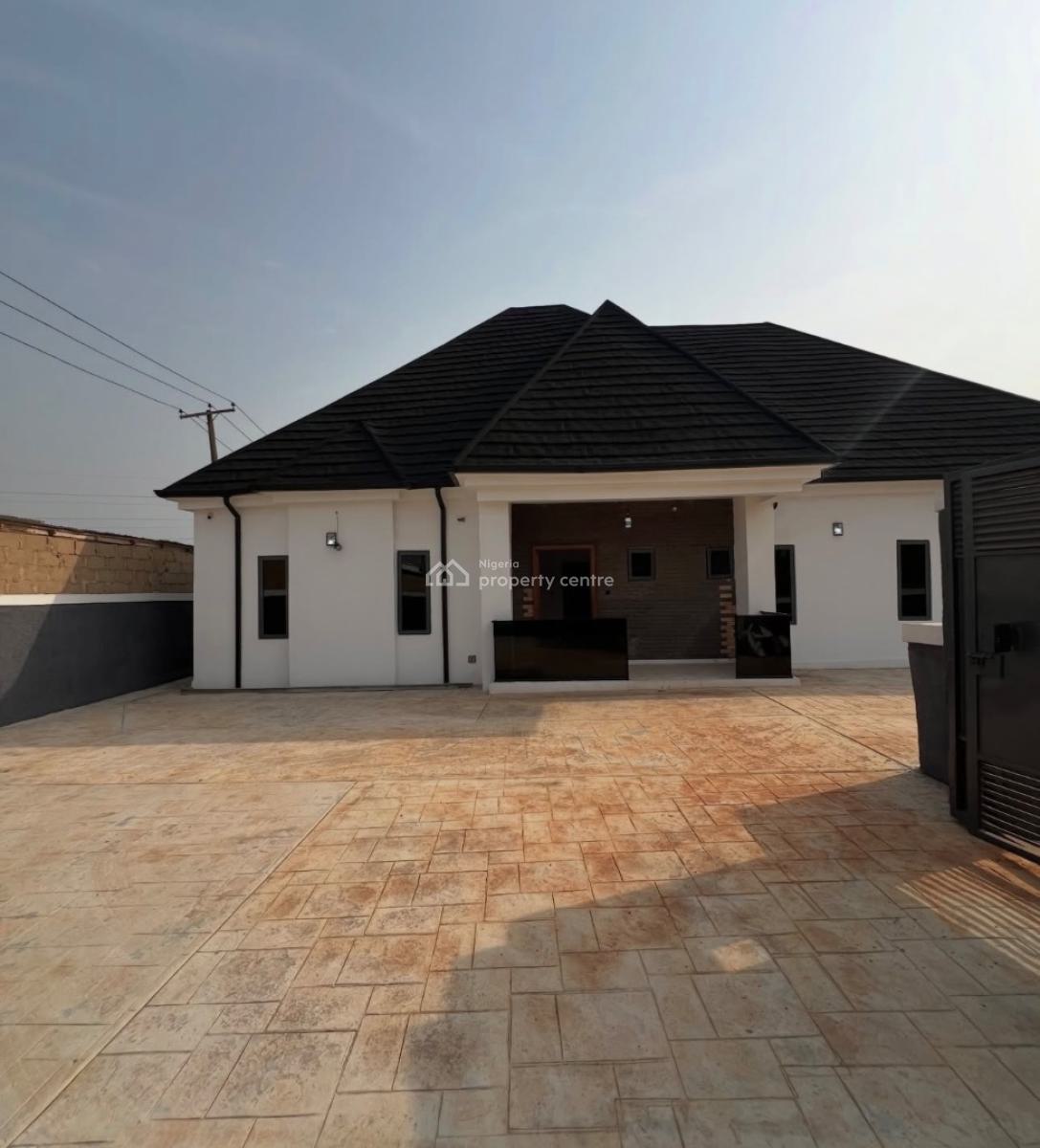 4 Bedroom Contemporary Bungalow All En Suite with Kitchen Cabinets, Emene, Enugu, Enugu, Detached Duplex for Sale