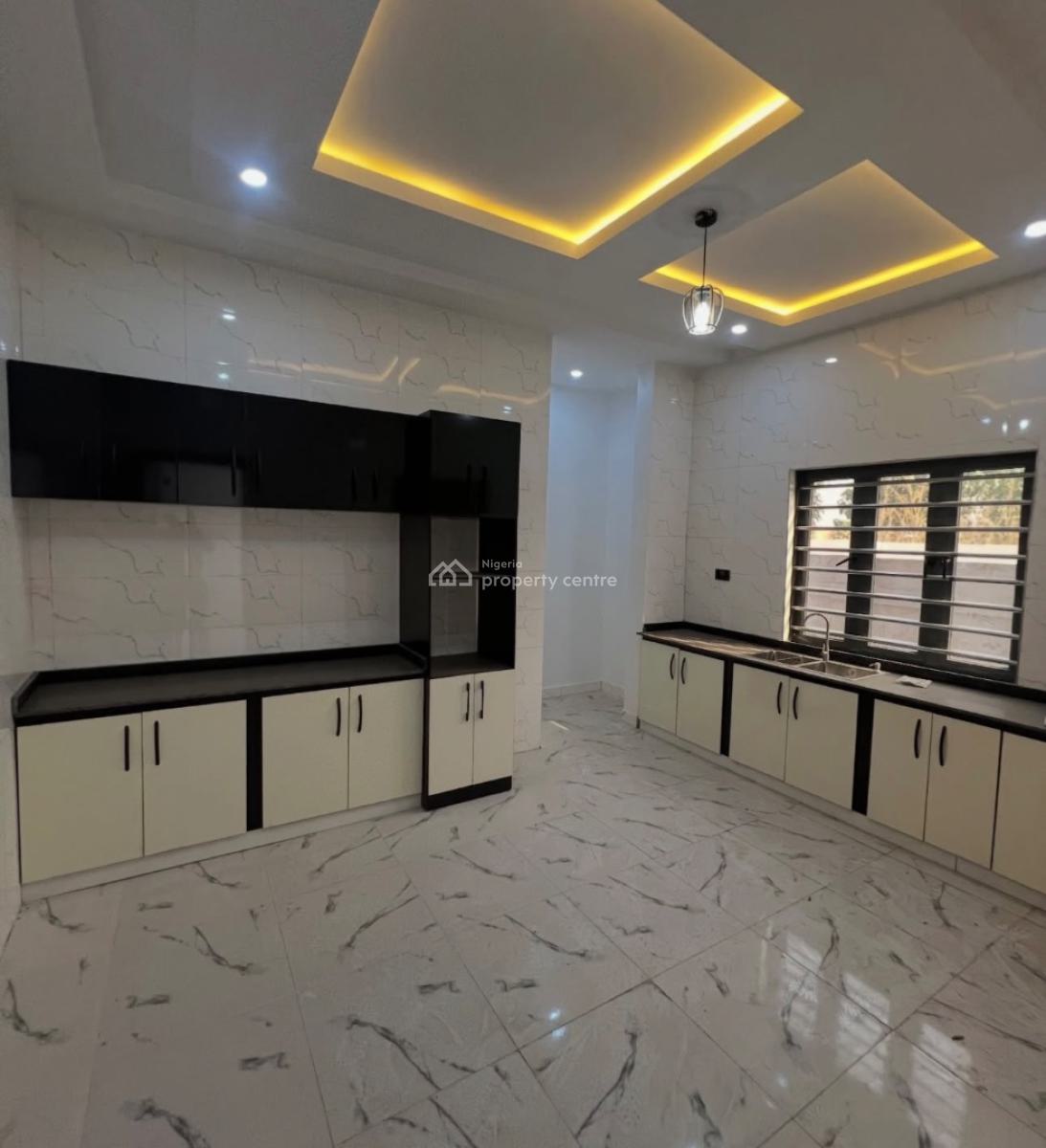 4 Bedroom Contemporary Bungalow All En Suite with Kitchen Cabinets, Emene, Enugu, Enugu, Detached Duplex for Sale