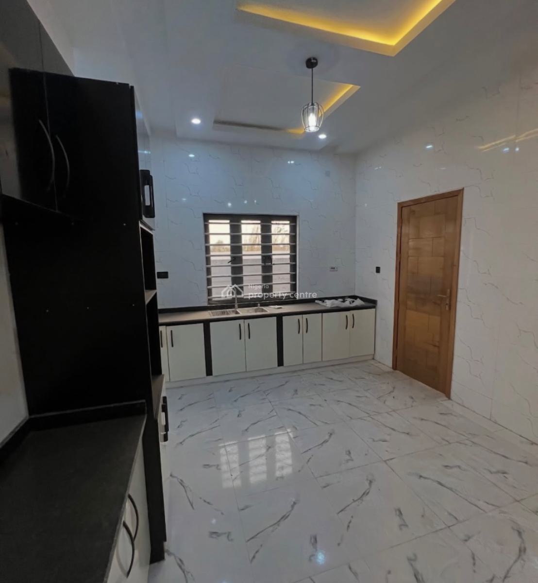 4 Bedroom Contemporary Bungalow All En Suite with Kitchen Cabinets, Emene, Enugu, Enugu, Detached Duplex for Sale