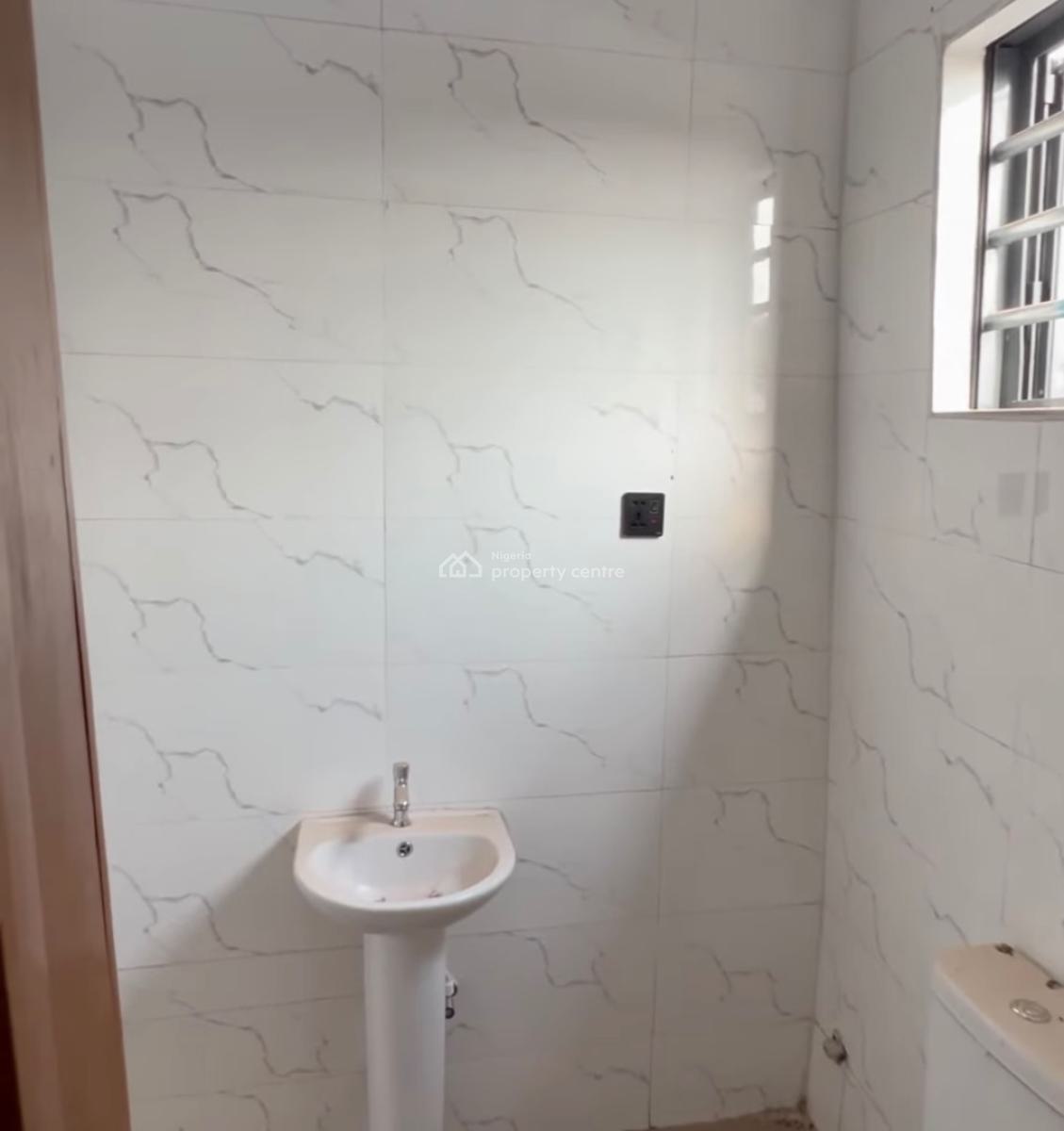 4 Bedroom Contemporary Bungalow All En Suite with Kitchen Cabinets, Emene, Enugu, Enugu, Detached Duplex for Sale