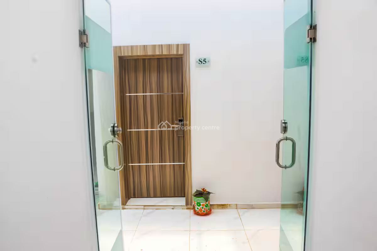 Ngz Lvn Studio(s5), Dele Adedeji Street, Lekki Phase 1, Lekki, Lagos, Flat / Apartment Short Let
