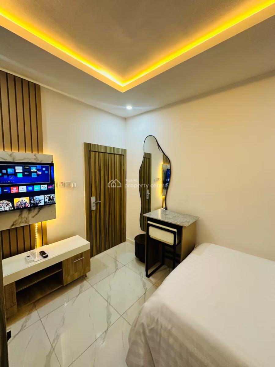 Ngz Lvn Studio(s5), Dele Adedeji Street, Lekki Phase 1, Lekki, Lagos, Flat / Apartment Short Let