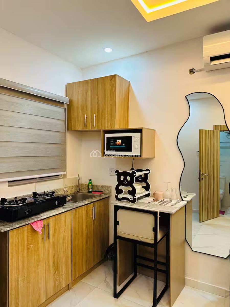 Ngz Lvn Studio(s8), Dele Adedeji Street, Lekki Phase 1, Lekki, Lagos, Flat / Apartment Short Let