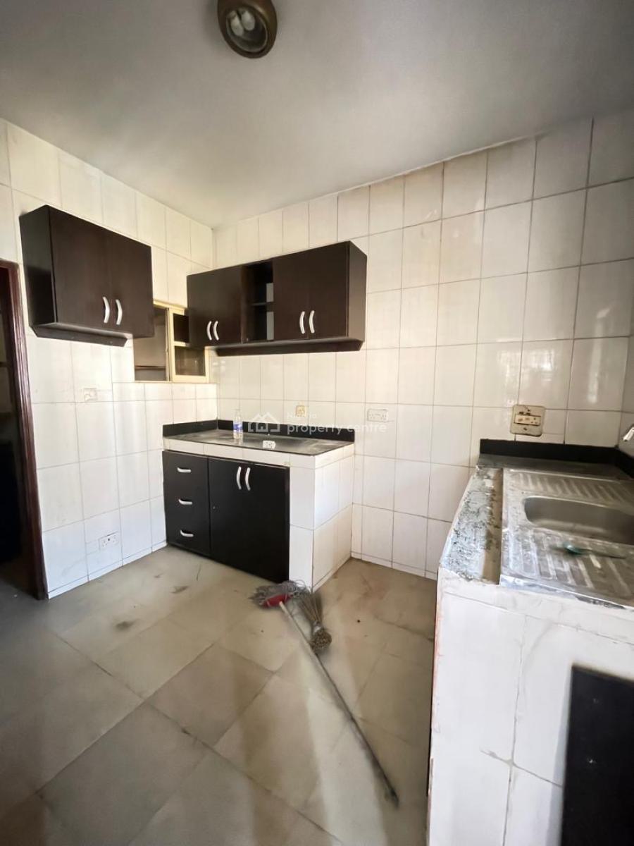 Spacious Massive 2 Bedroom Flat in a Secured Neighborhood, Off Prime Water Garden, Ikate Elegushi, Lekki, Lagos, Flat / Apartment for Rent