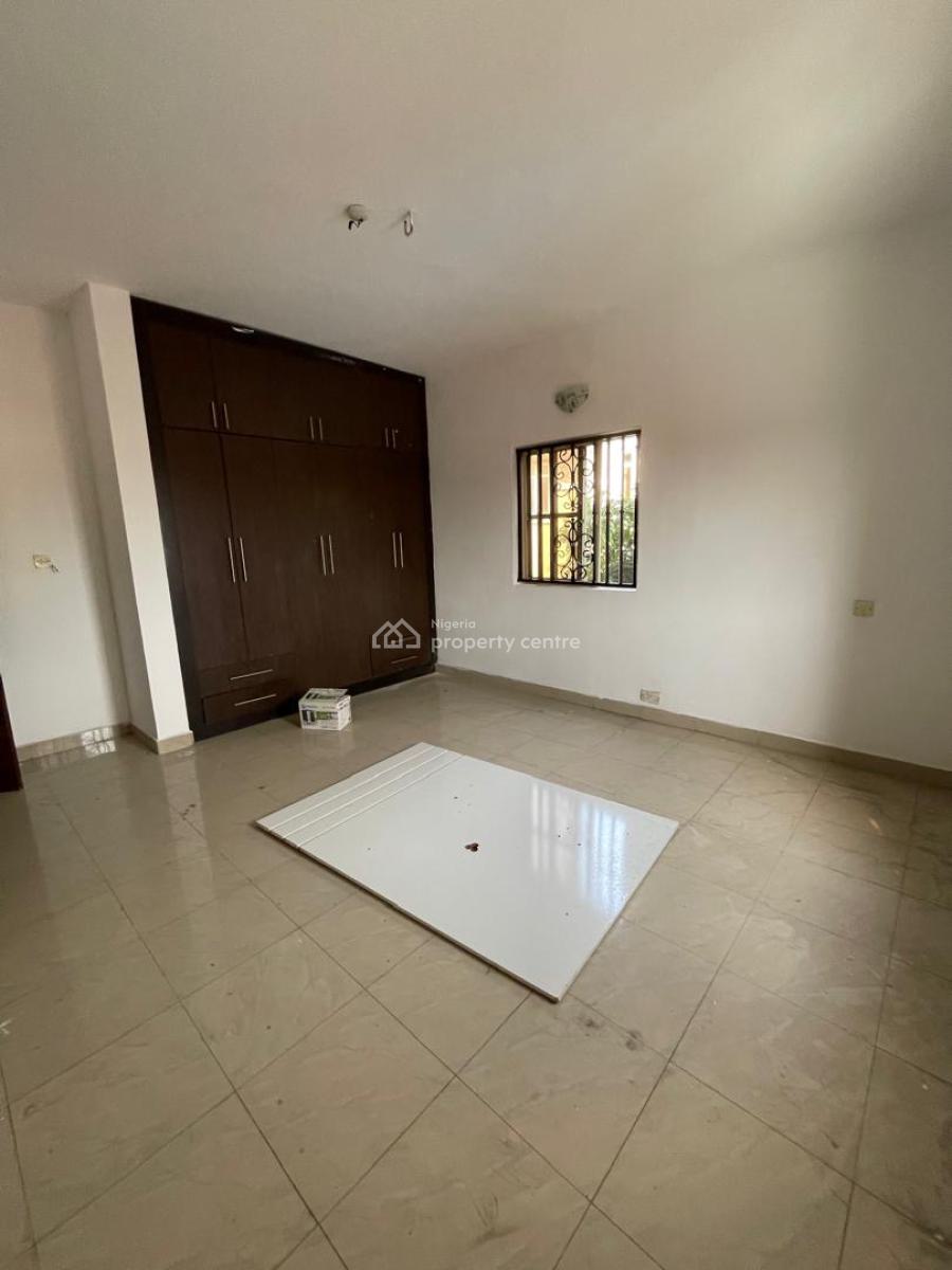 Spacious Massive 2 Bedroom Flat in a Secured Neighborhood, Off Prime Water Garden, Ikate Elegushi, Lekki, Lagos, Flat / Apartment for Rent