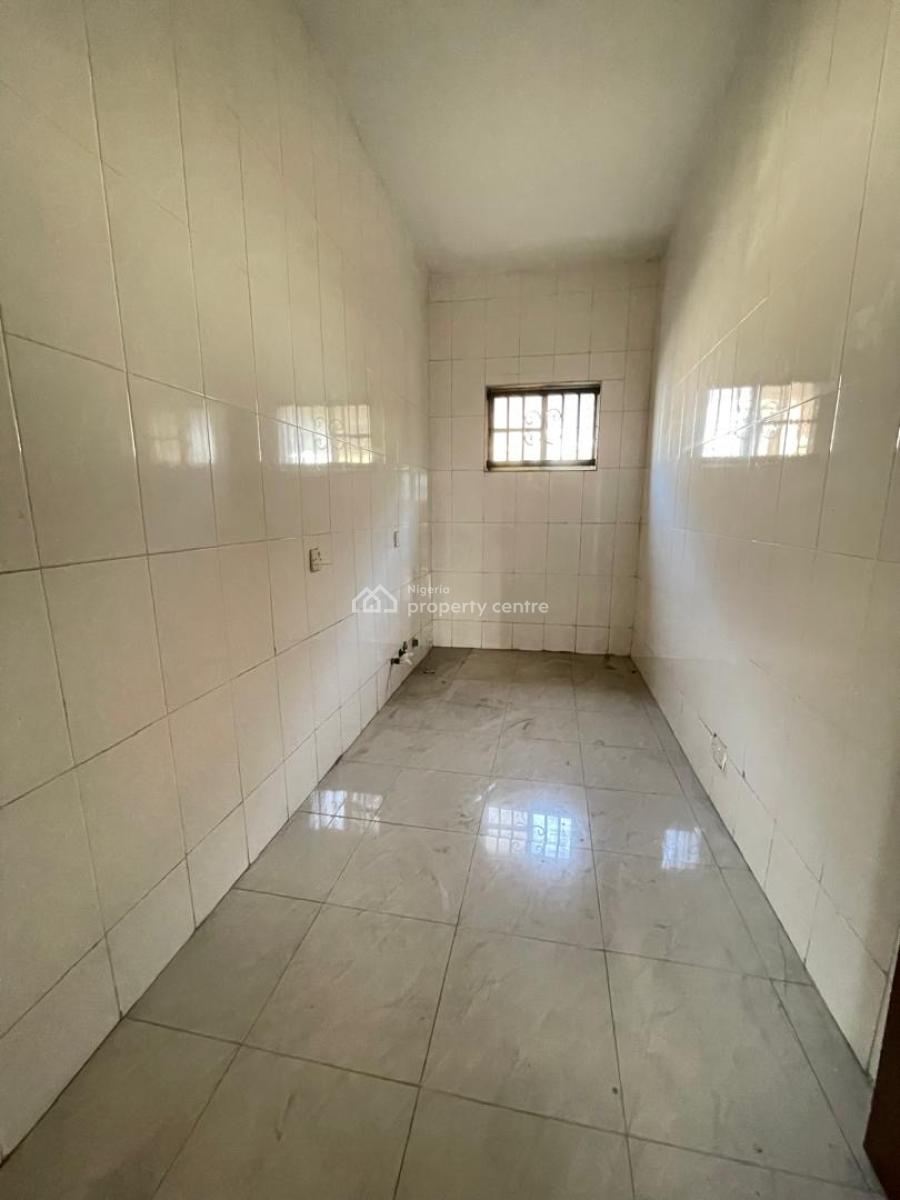 Spacious Massive 2 Bedroom Flat in a Secured Neighborhood, Off Prime Water Garden, Ikate Elegushi, Lekki, Lagos, Flat / Apartment for Rent