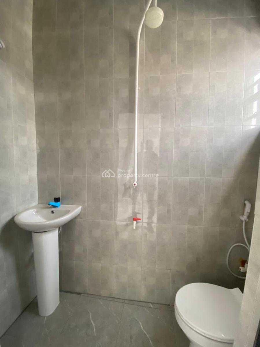 Brand New Luxury Built Upstairs, Behind Shoprite, Sangotedo, Ajah, Lagos, Flat / Apartment for Rent