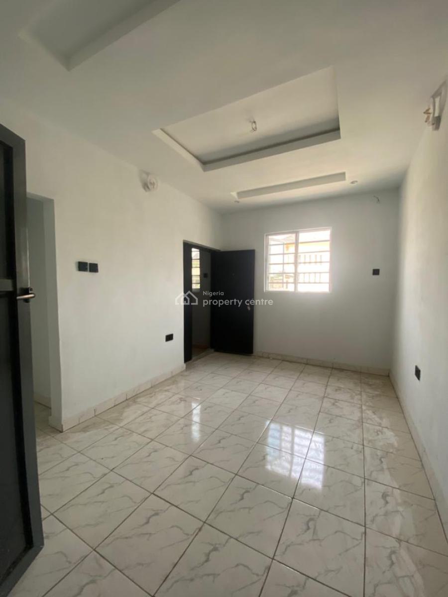 Suoer Brand New Built Upstairs, Behind Shoprite, Sangotedo, Ajah, Lagos, Flat / Apartment for Rent