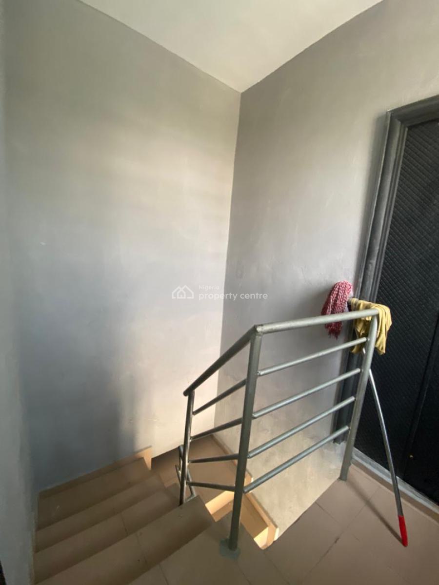 Suoer Brand New Built Upstairs, Behind Shoprite, Sangotedo, Ajah, Lagos, Flat / Apartment for Rent