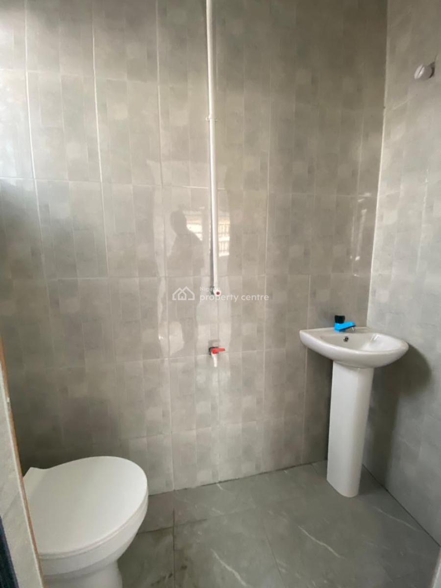 Suoer Brand New Built Upstairs, Behind Shoprite, Sangotedo, Ajah, Lagos, Flat / Apartment for Rent