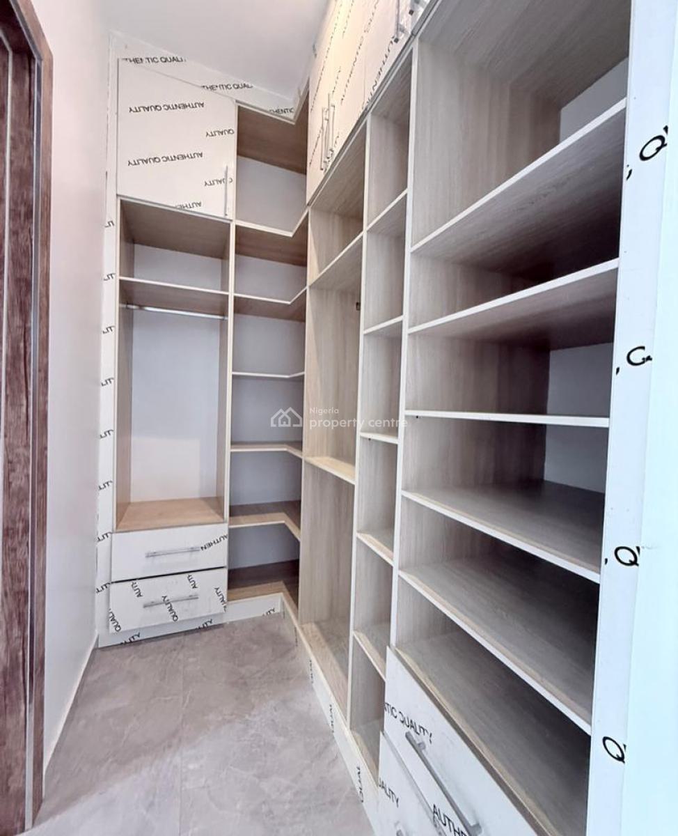 𝐌𝐀𝐈𝐍𝐓𝐀𝐈𝐍𝐄𝐃 4 𝐁𝐄𝐃𝐑𝐎𝐎𝐌 𝐓𝐄𝐑𝐑𝐀𝐂𝐄 𝐃𝐔𝐏𝐋𝐄𝐗, Ikota, Lekki, Ikota, Lekki, Lagos, Terraced Duplex for Rent