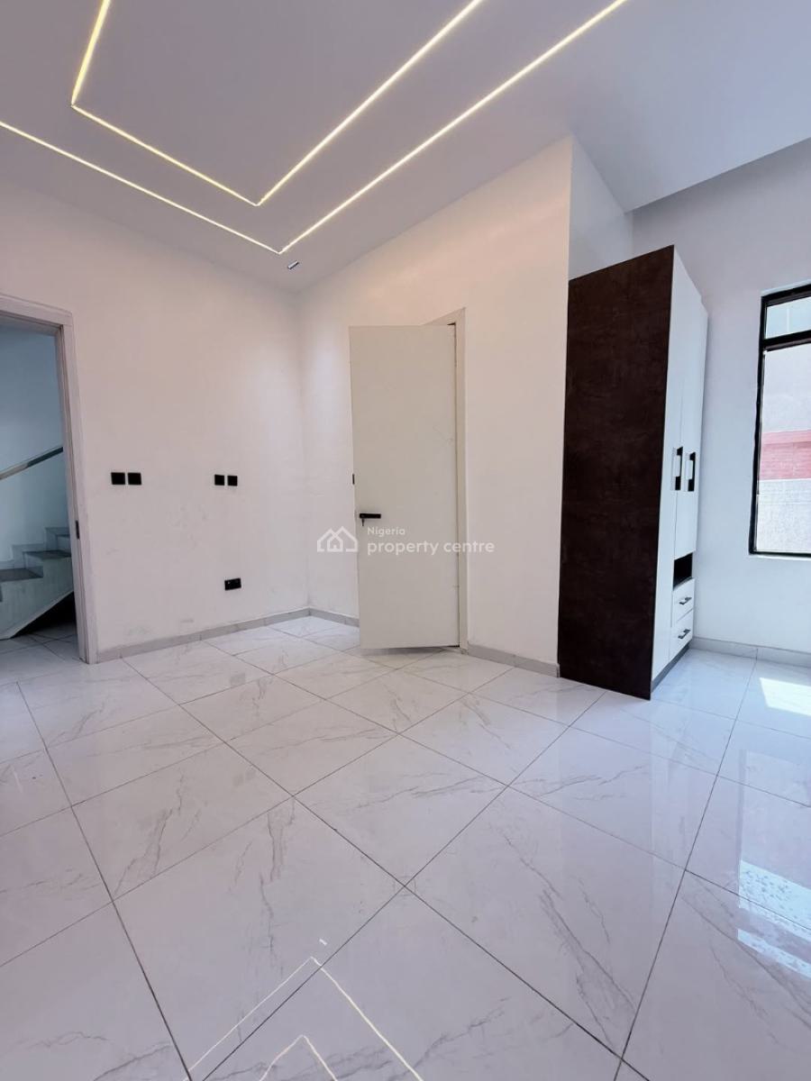 Four Bedroom Terrace Duplex, Osapa, Lekki, Lagos, Terraced Duplex for Sale