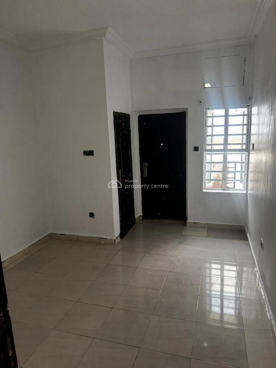 Well-maintained 2-bedroom Apartments, Ikota, Lekki, Lagos, Flat / Apartment for Rent