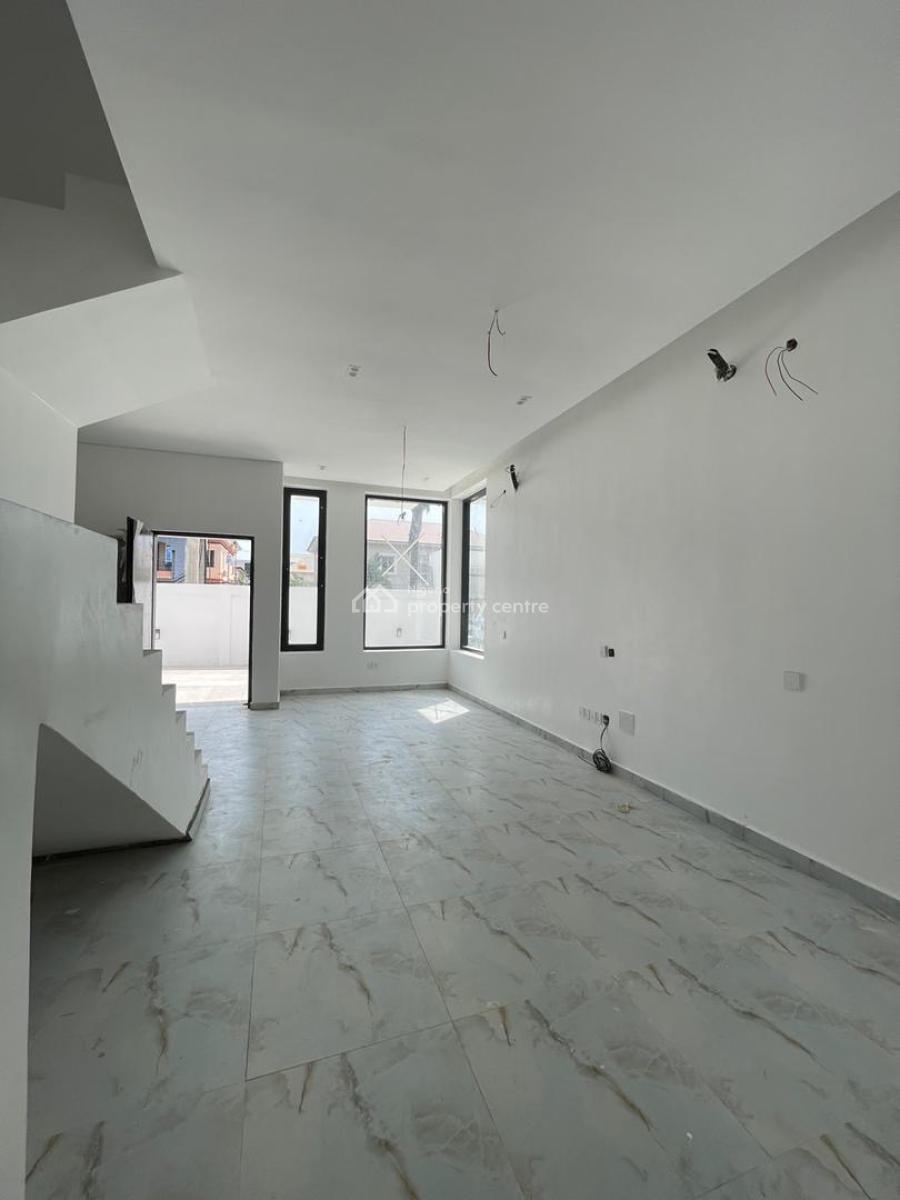 Spacious  4 Bedroom Semi Detached Duplex with Bq, Lekki Phase One Lagos, Lekki Phase 1, Lekki, Lagos, Semi-detached Bungalow for Sale