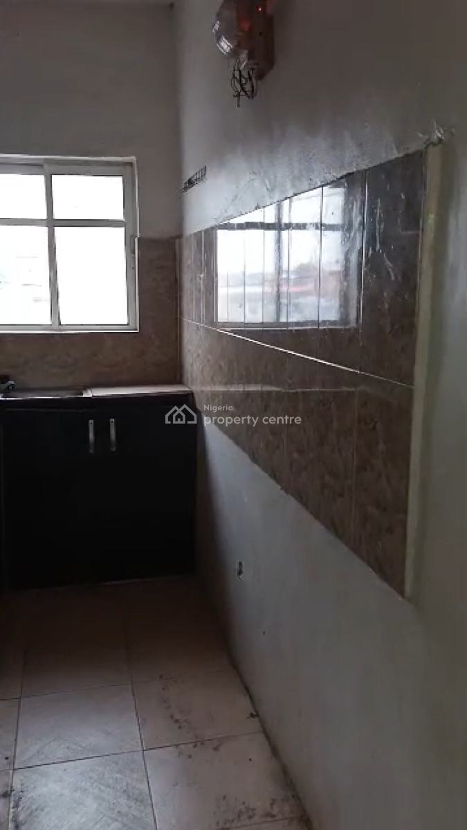 Lovely 2-bedroom Flat, Alagomeji, Yaba, Lagos, Flat / Apartment for Rent