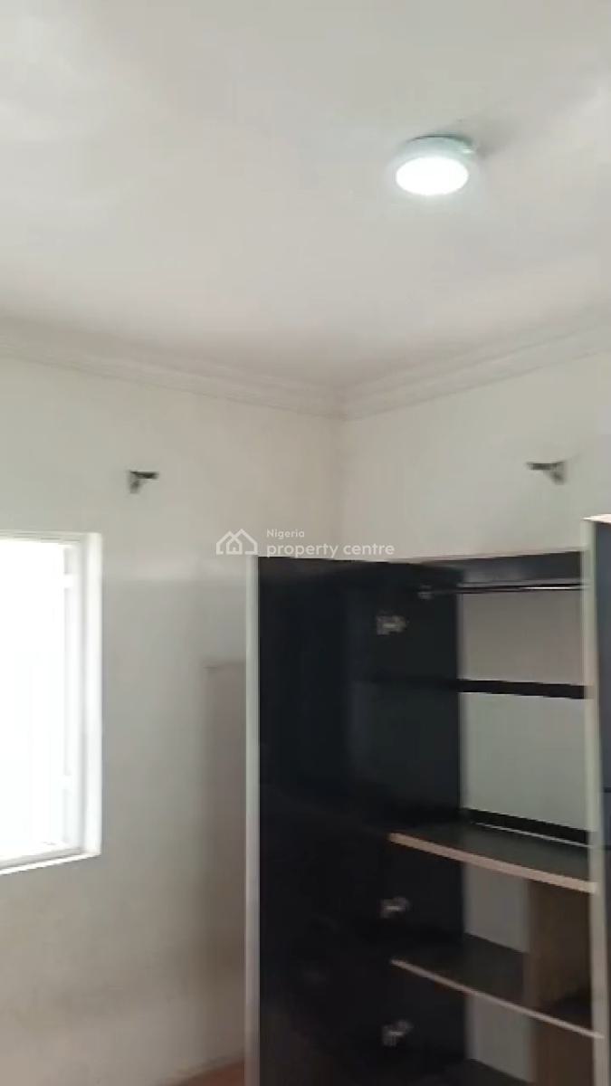 Lovely 2-bedroom Flat, Alagomeji, Yaba, Lagos, Flat / Apartment for Rent