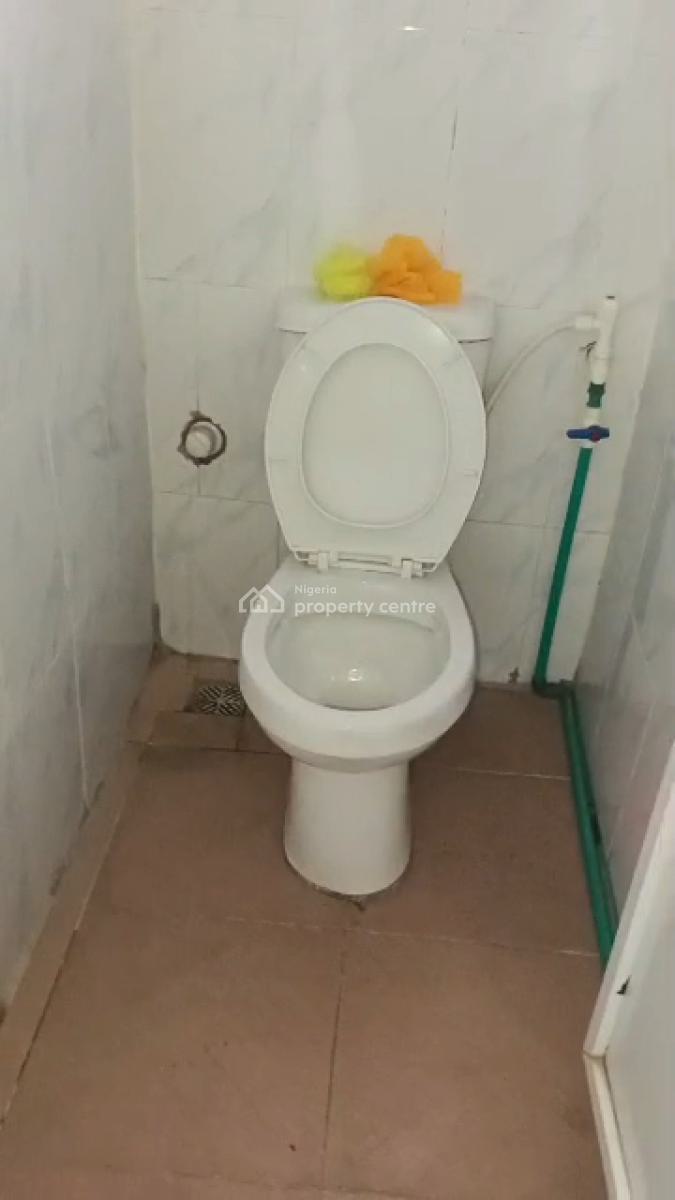 Lovely 2-bedroom Flat, Alagomeji, Yaba, Lagos, Flat / Apartment for Rent