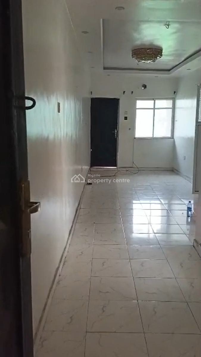 Lovely 2-bedroom Flat, Alagomeji, Yaba, Lagos, Flat / Apartment for Rent