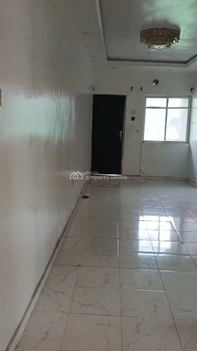 Lovely 2-bedroom Flat, Alagomeji, Yaba, Lagos, Flat / Apartment for Rent