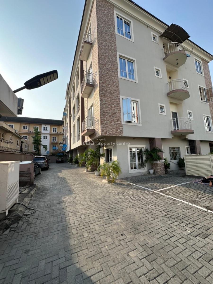 Lovely 3 Bedroom Penthouse, Lekki Phase 1, Lekki, Lagos, Flat / Apartment for Sale