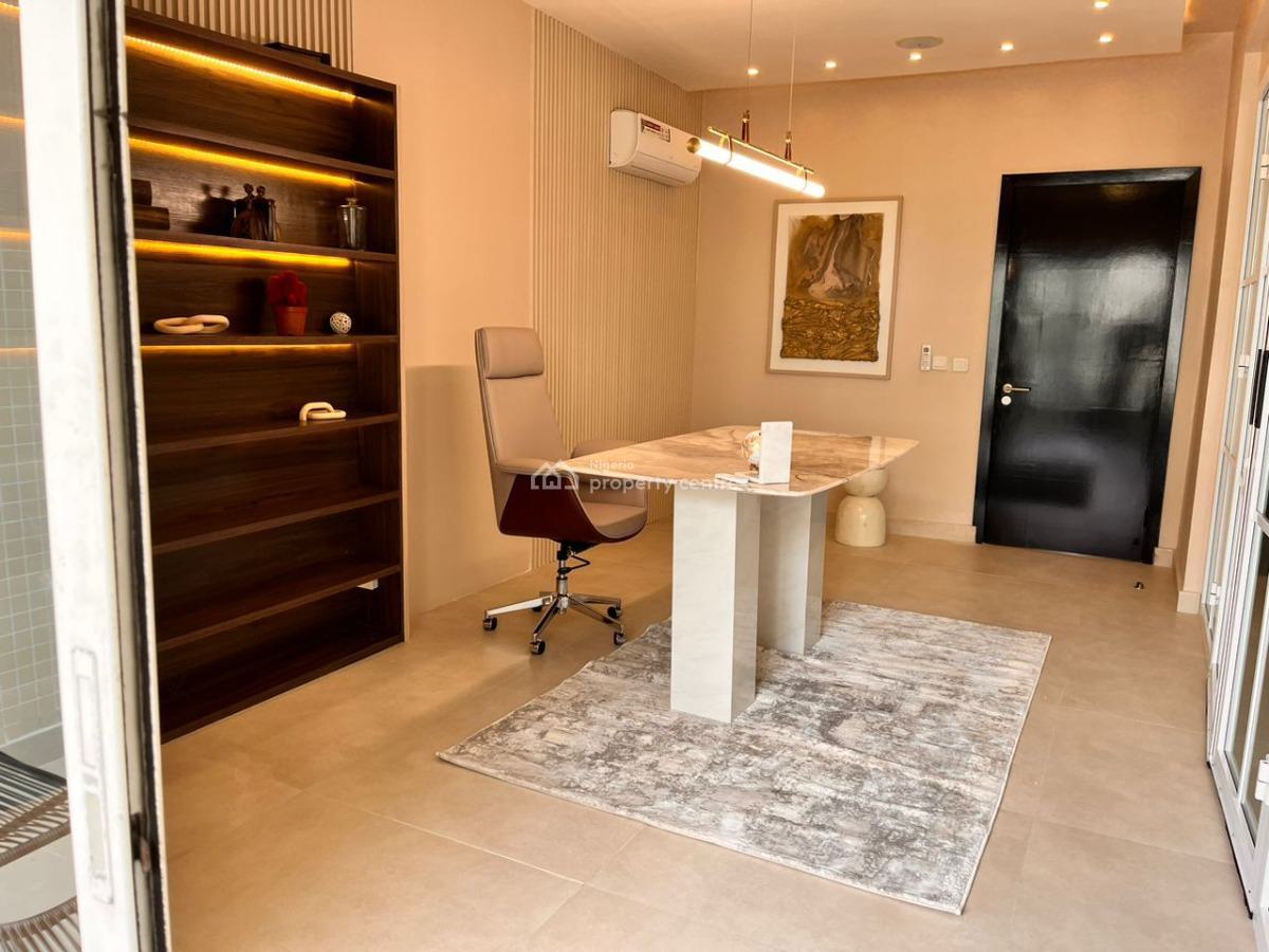 Stunning 3-bedroom Apartment with Swimming Pool, Old Ikoyi, Ikoyi, Lagos, Flat / Apartment Short Let