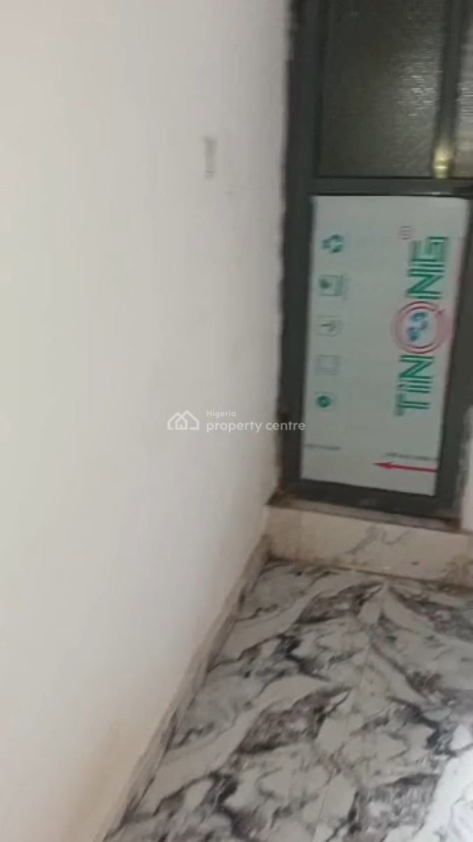 Very Spacious Mini Flat, Adekunle, Yaba, Lagos, Mini Flat (room and Parlour) for Rent