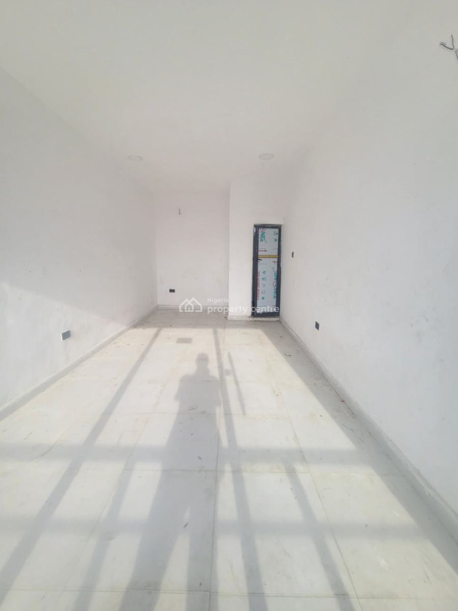 Spacious Shop, Thomas Estate, Ajah, Lagos, Shop for Sale