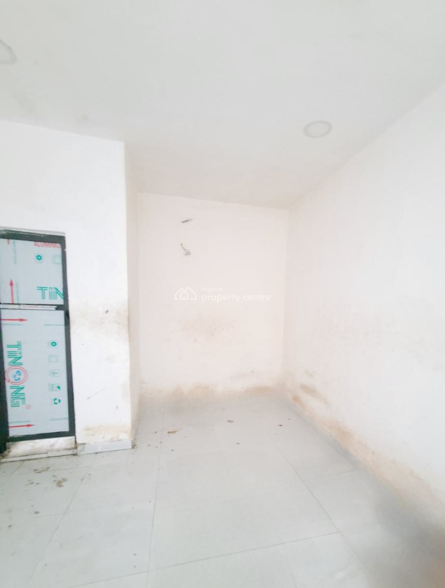 Spacious Shop, Thomas Estate, Ajah, Lagos, Shop for Sale