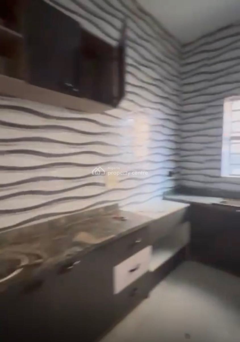 Shared Apartment for a Female Tenant, Theranex Estate, Sangotedo, Ajah, Lagos, Flat / Apartment for Rent