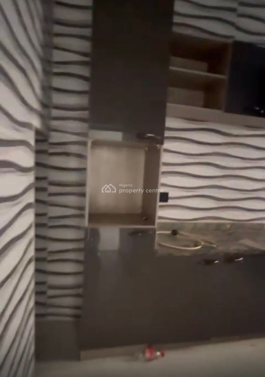 Shared Apartment for a Female Tenant, Theranex Estate, Sangotedo, Ajah, Lagos, Flat / Apartment for Rent