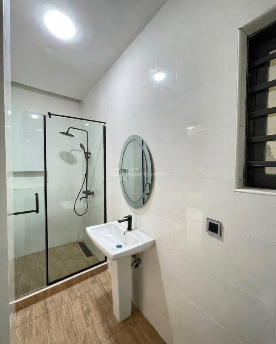 2 Bedroom Apartment, Lekki Phase 1, Lekki, Lagos, Block of Flats for Sale