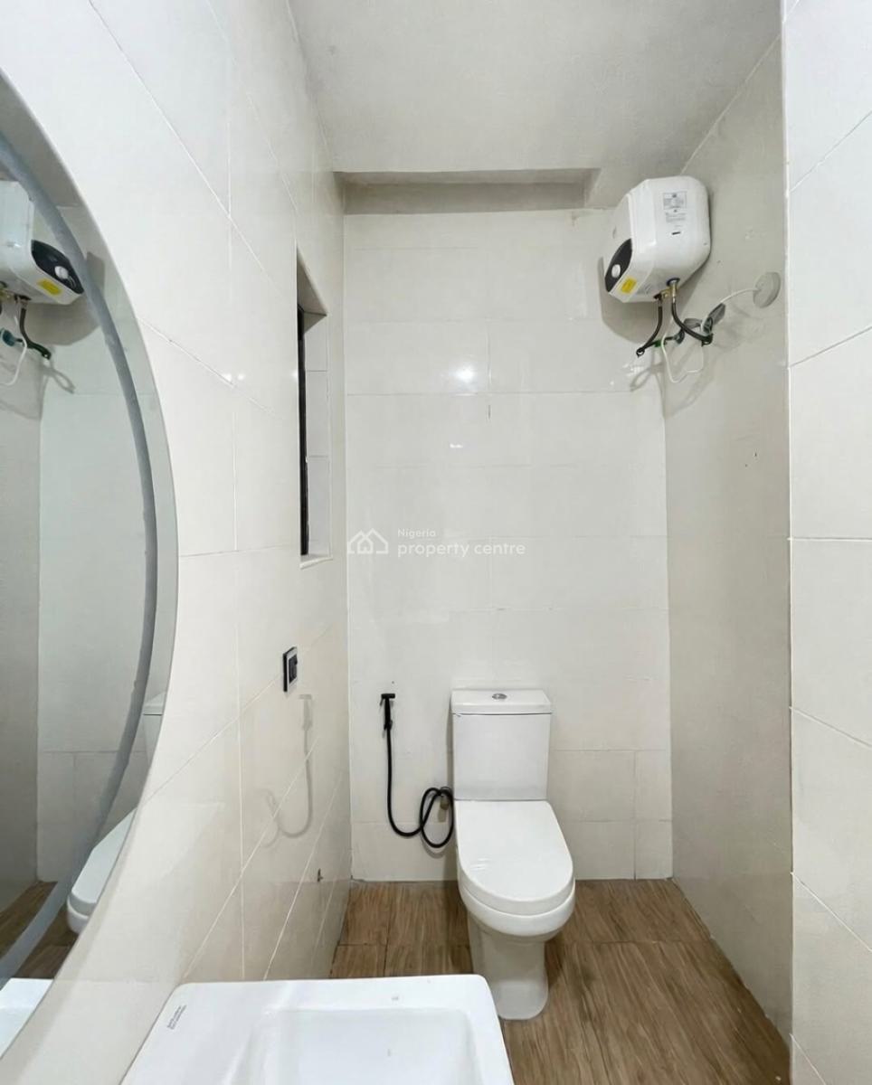 1 Bedroom Apartment, Lekki Phase 1, Lekki, Lagos, Block of Flats for Sale