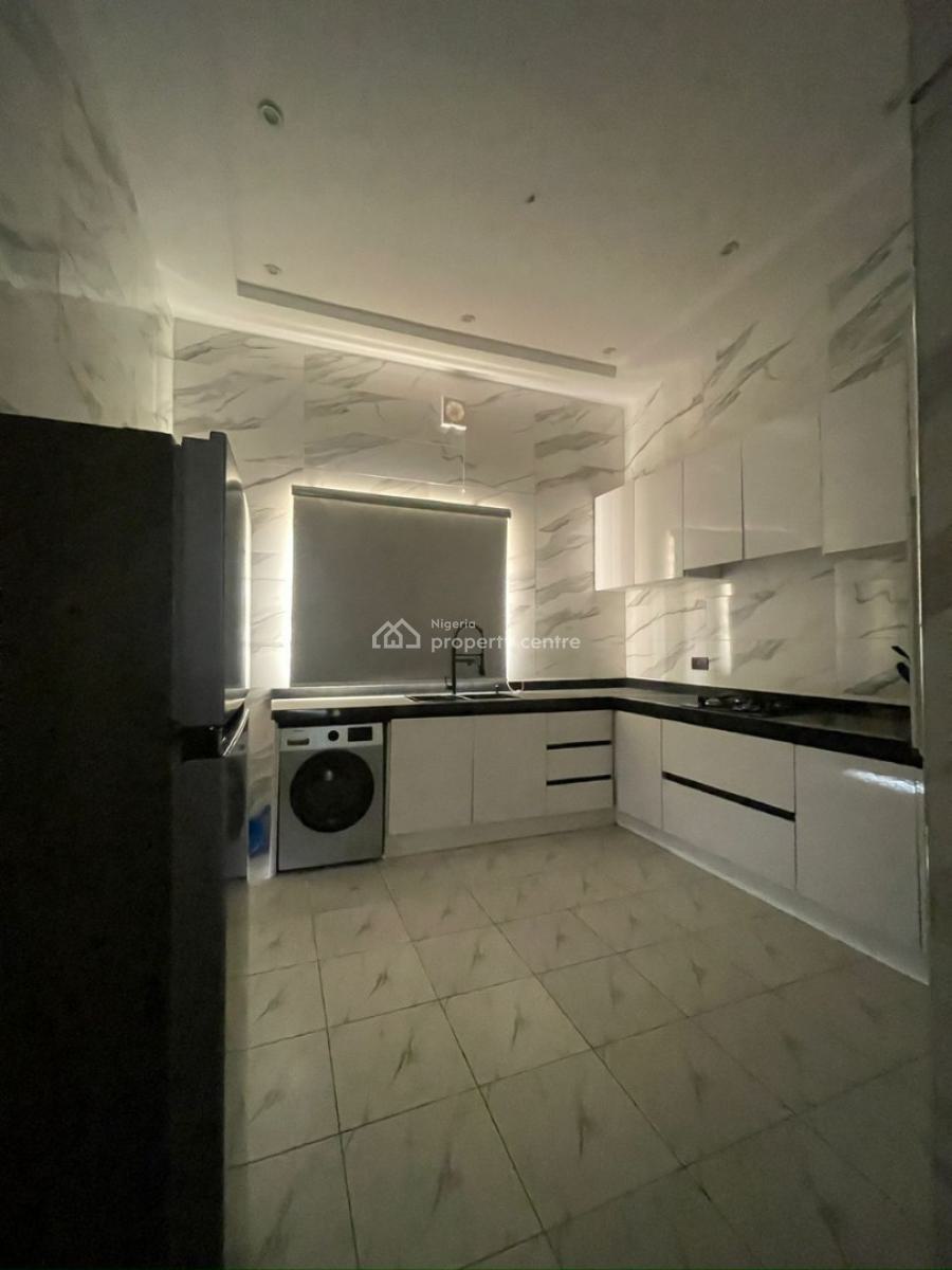 Lovely 3 Bedroom Apartment with Bq, Lekki Phase 1, Lekki, Lagos, Flat / Apartment for Rent