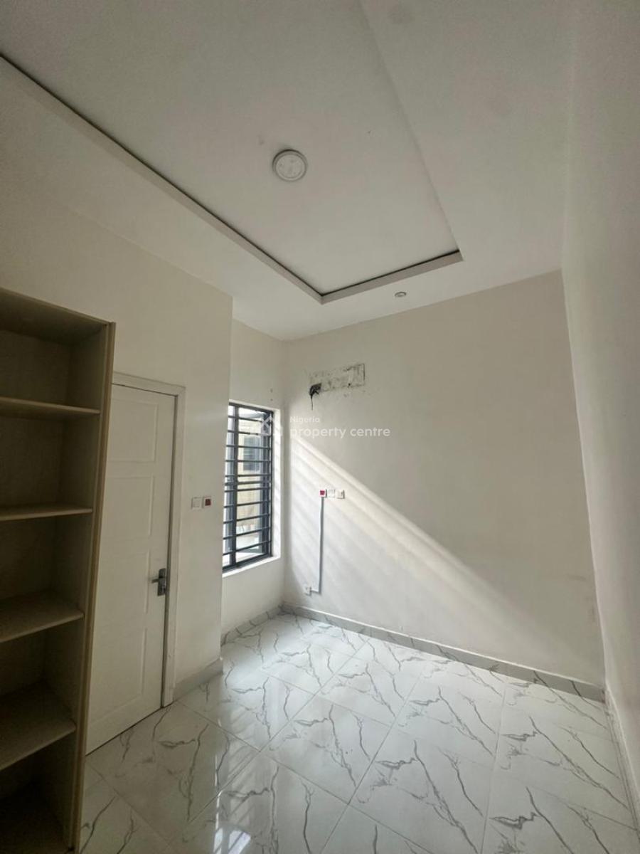 Semi Master Bedroom Upstairs with Shared Kitchen, Orchid Road Eleganza Bustop Lekki Lagos, Lekki, Lagos, Flat / Apartment for Rent