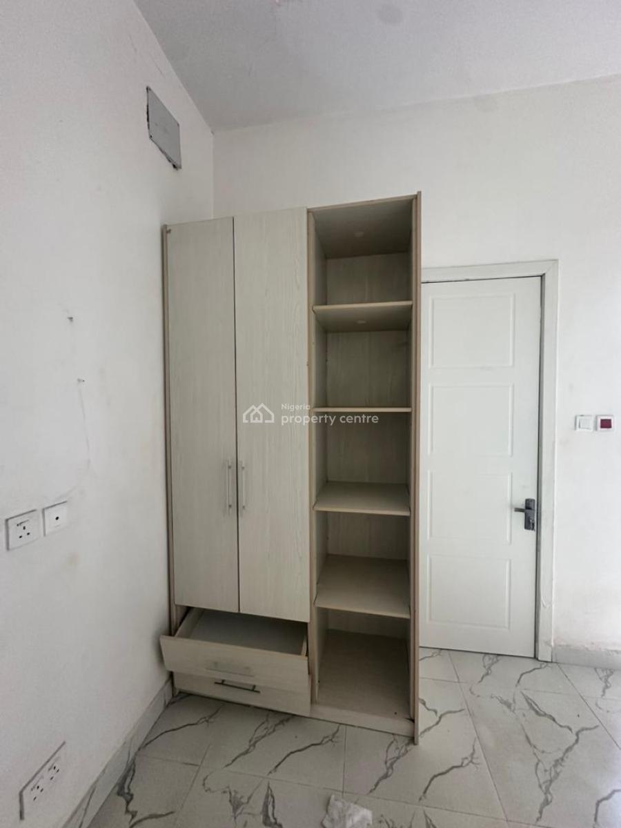 Semi Master Bedroom Upstairs with Shared Kitchen, Orchid Road Eleganza Bustop Lekki Lagos, Lekki, Lagos, Flat / Apartment for Rent