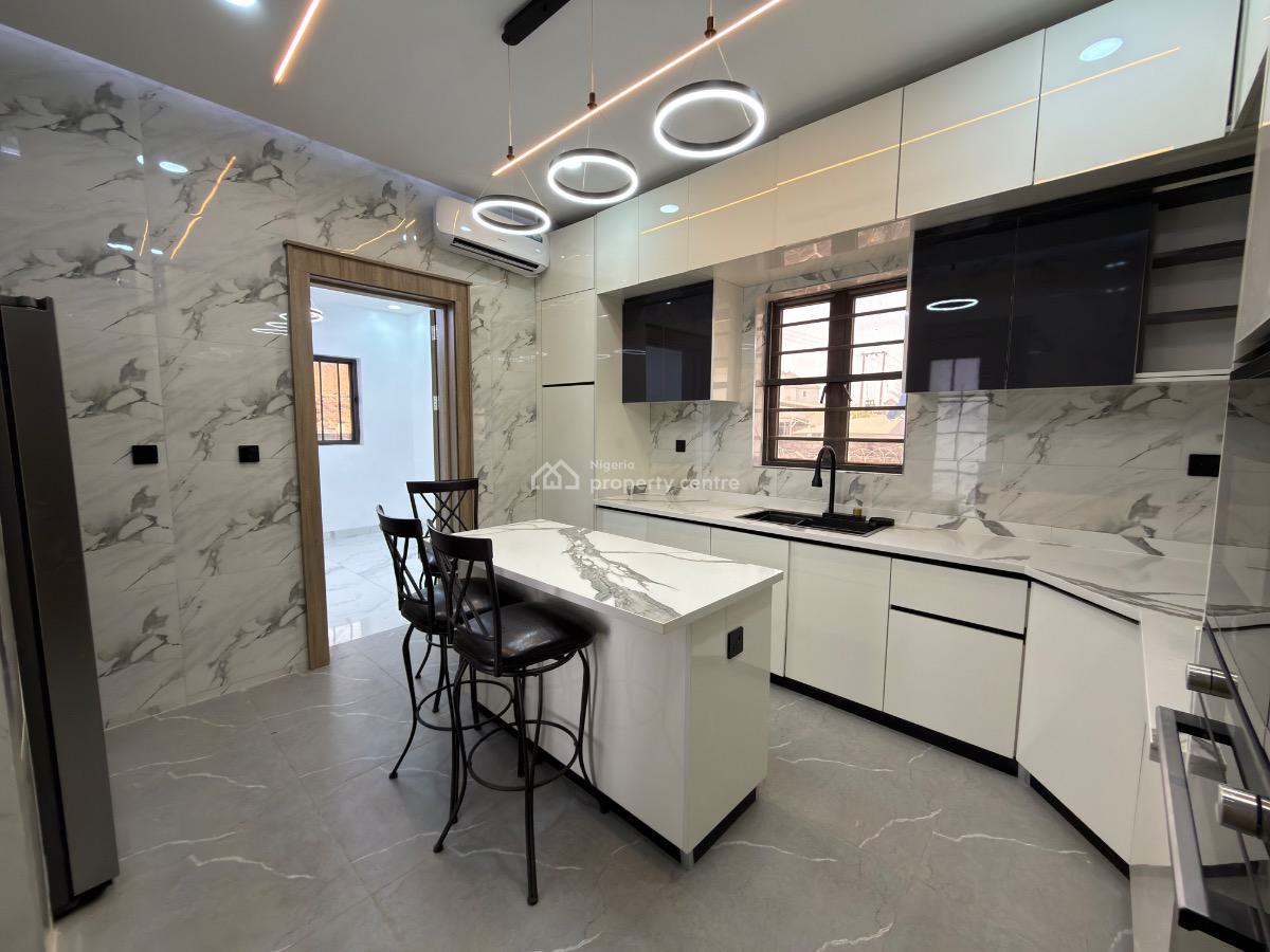 Luxury 6 Bedroom Detached House, Off Nnpc Road, Guzape District, Abuja, Detached Duplex for Sale