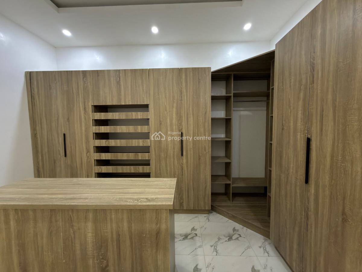 Luxury 6 Bedroom Detached House, Off Nnpc Road, Guzape District, Abuja, Detached Duplex for Sale